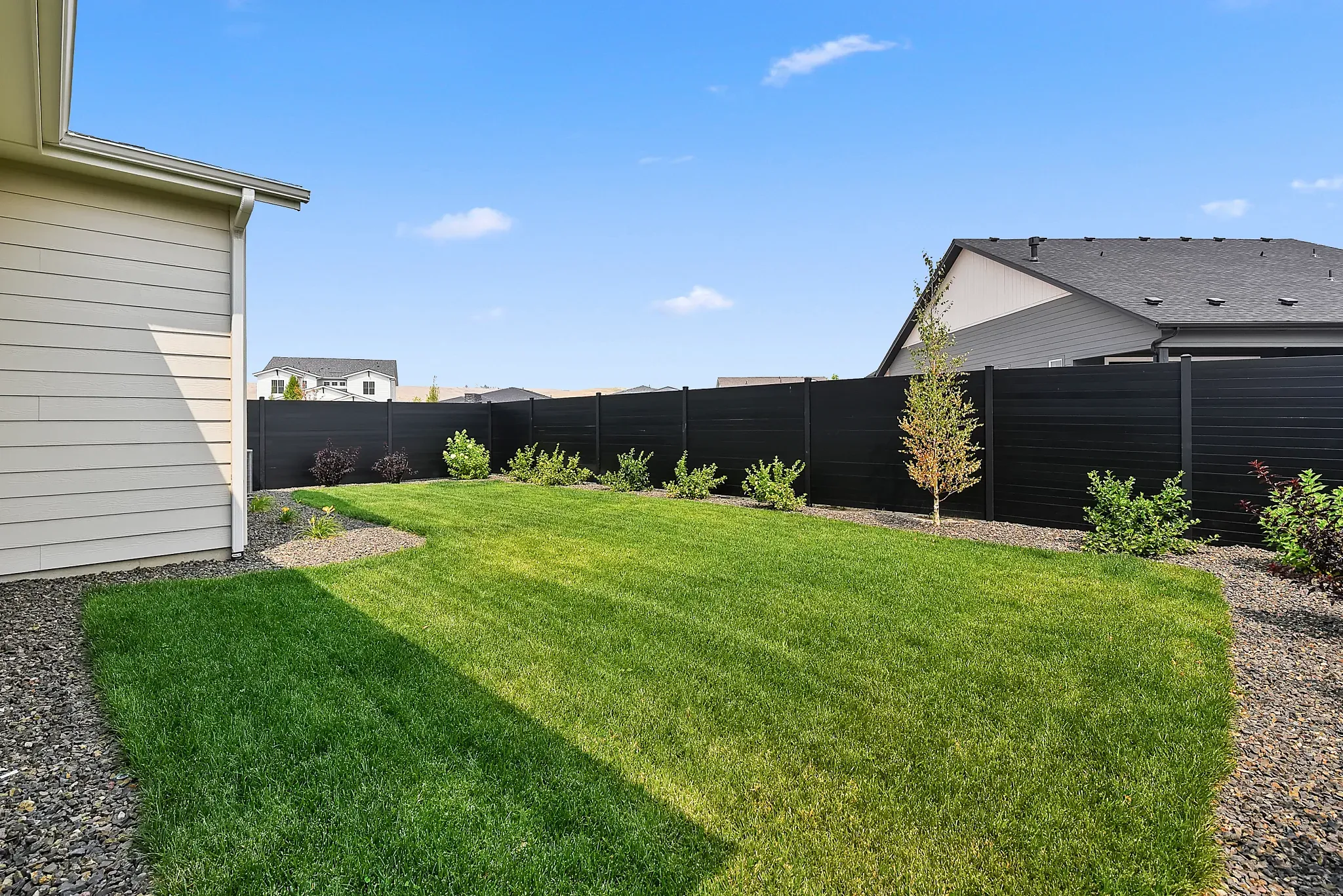 Valnova Connect HS 1215 Backyard