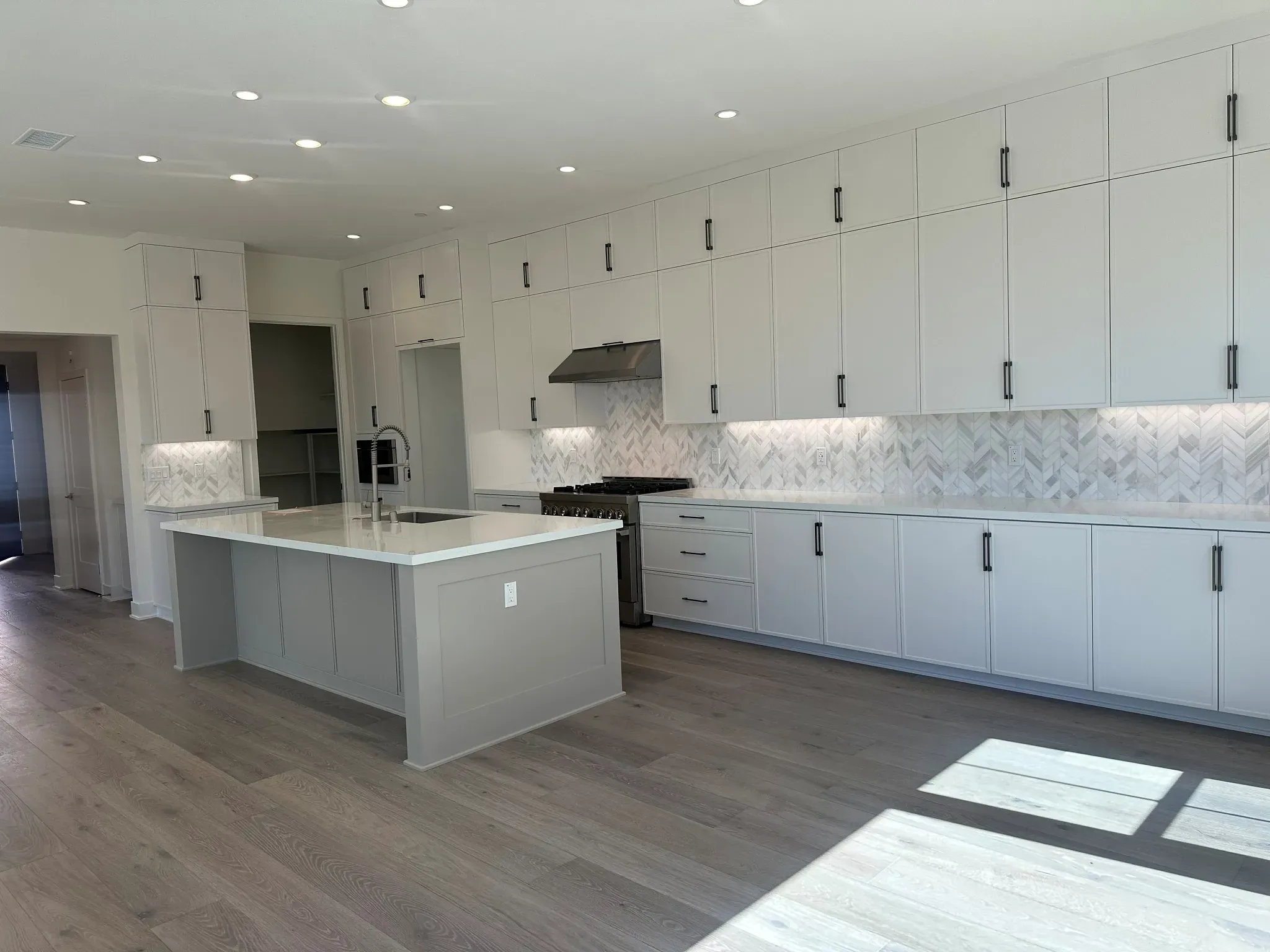 Lot 119 Kitchen