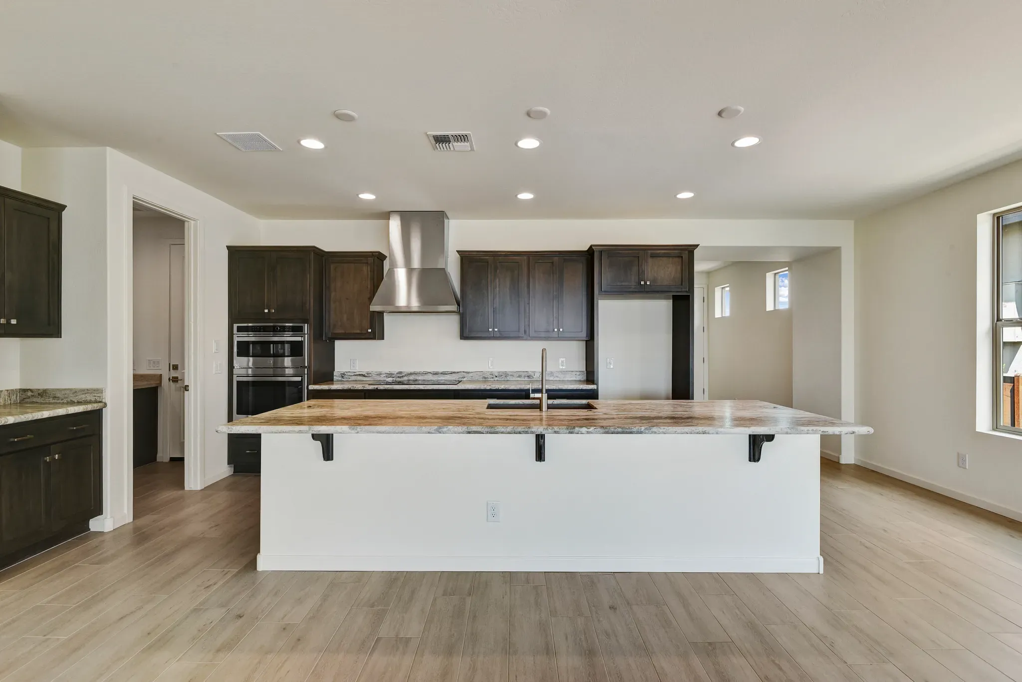 Wickenburg Ranch Evia HS 1820 Kitchen