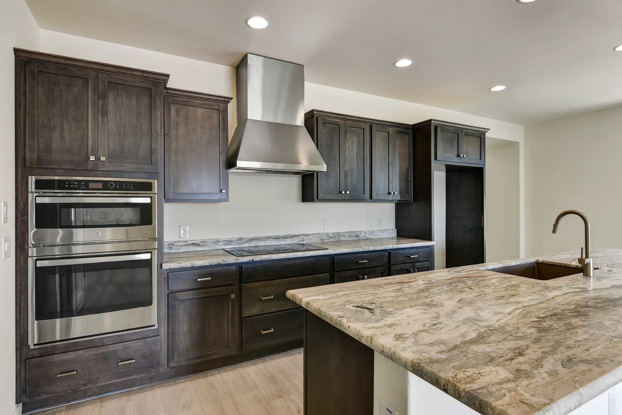 Wickenburg Ranch Evia HS 1820 Kitchen