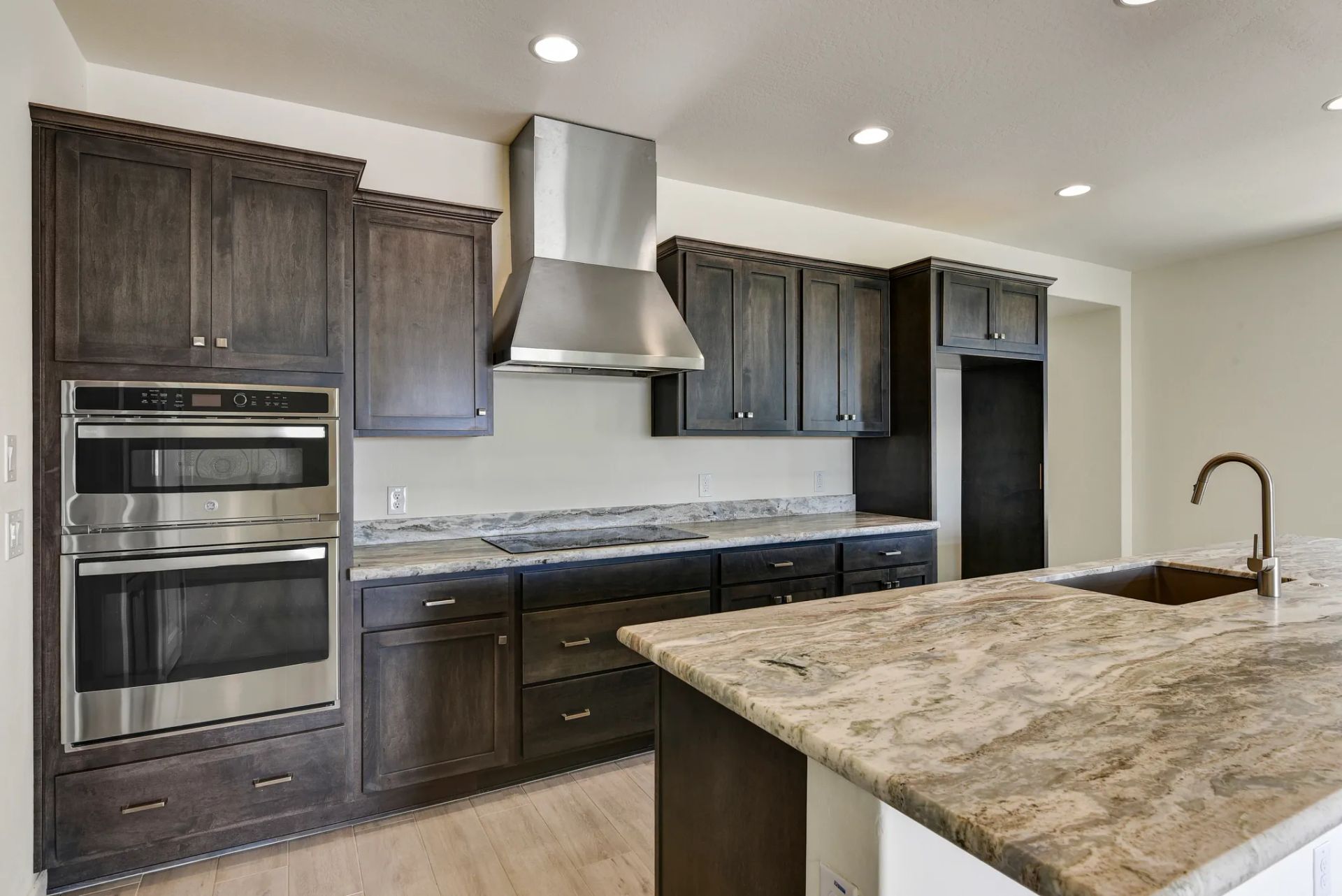 Wickenburg Ranch Evia HS 1820 Kitchen
