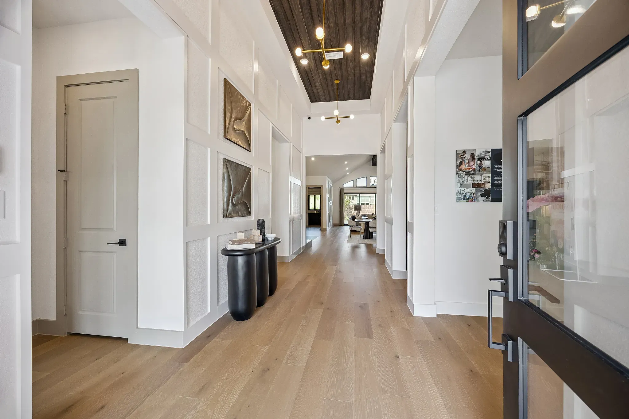 Plan 6029 Entryway - Staged