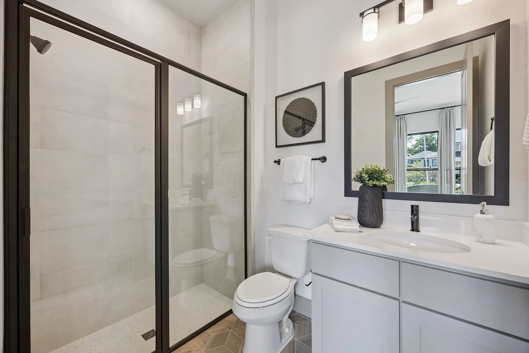 Plan 6029 Bath 2 - Staged
