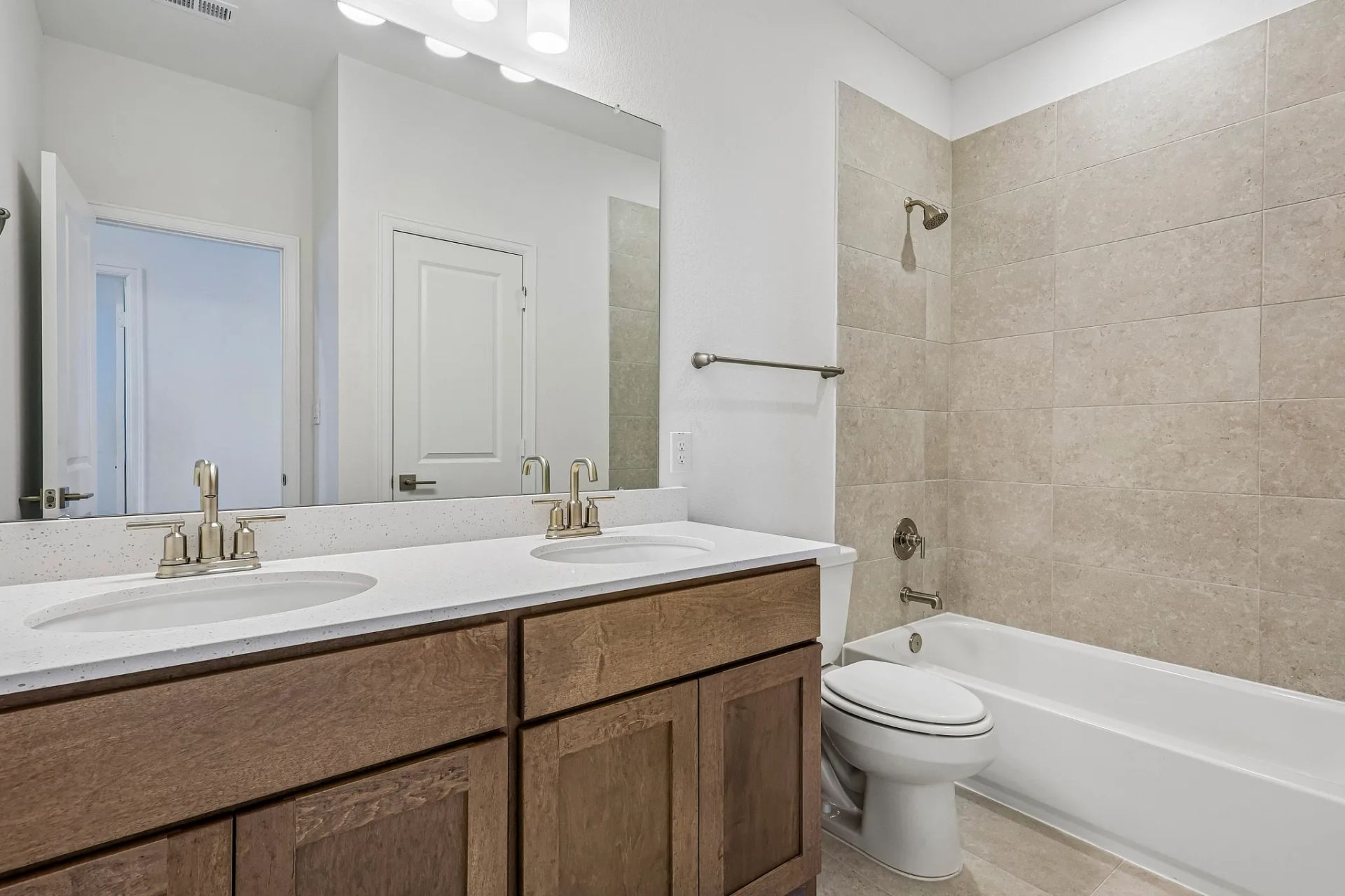 Homesite 7007 Bath 3