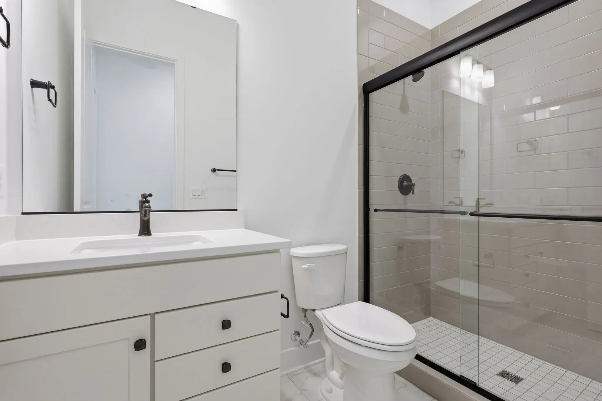 Vantage Guest Bath