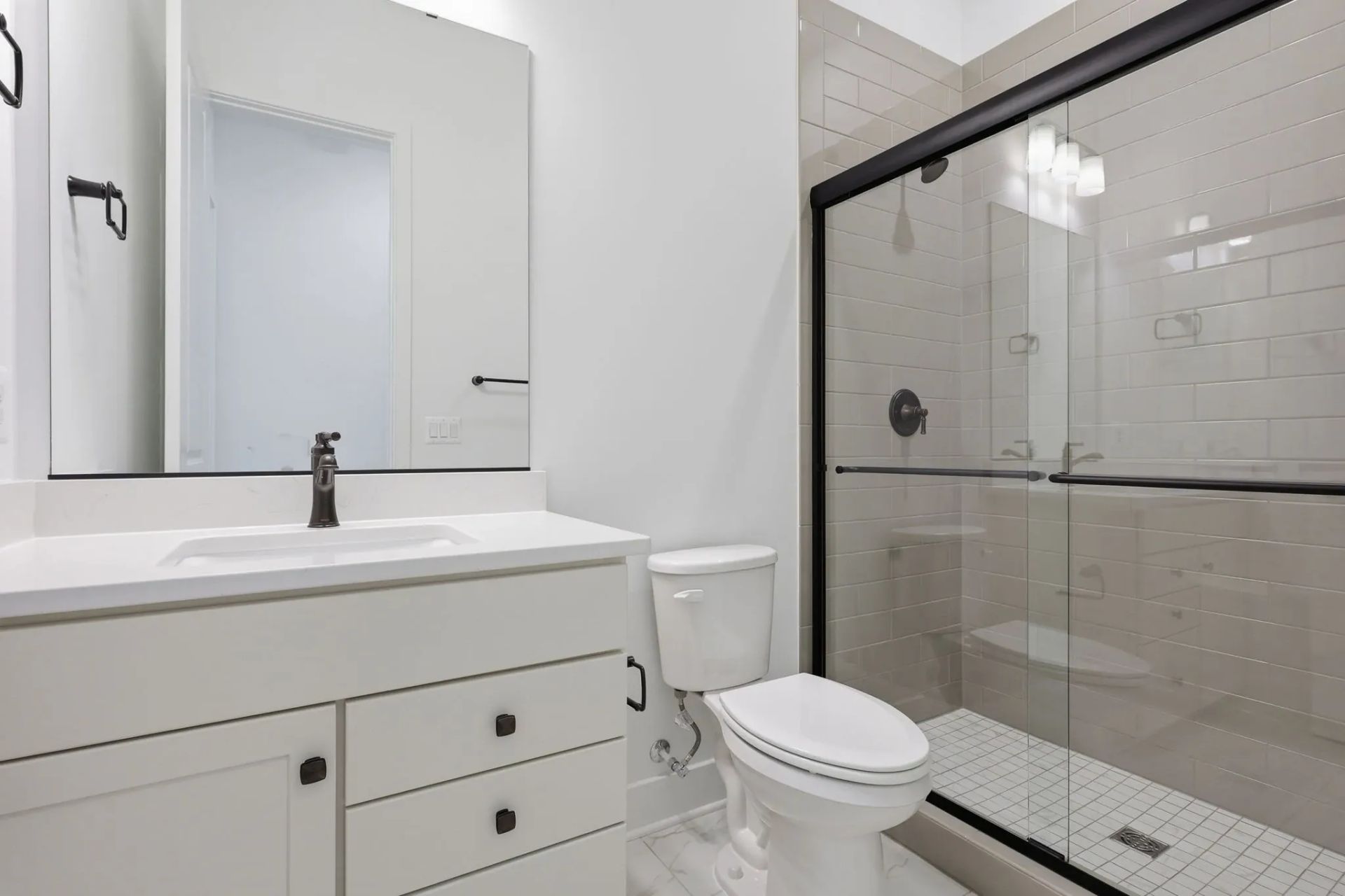 Vantage Guest Bath