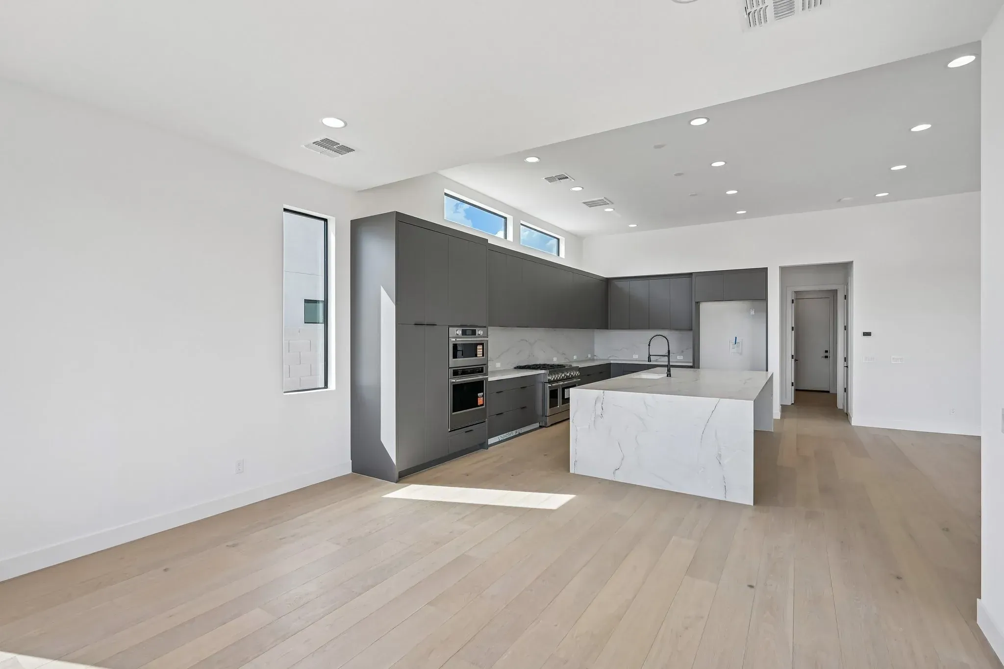 Dining/Kitchen