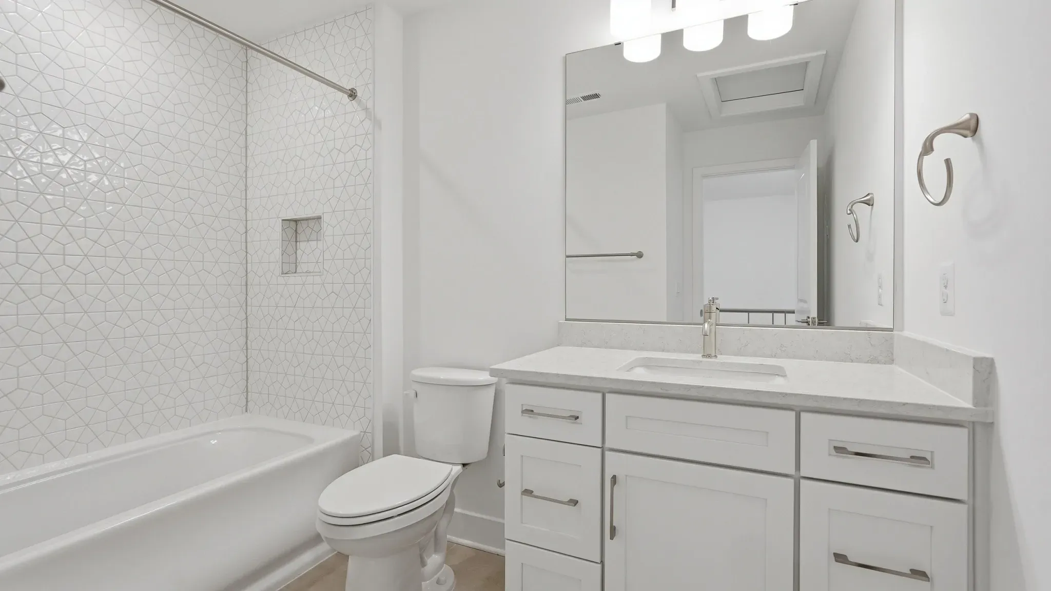 Ascend w/Loft Guest Bath