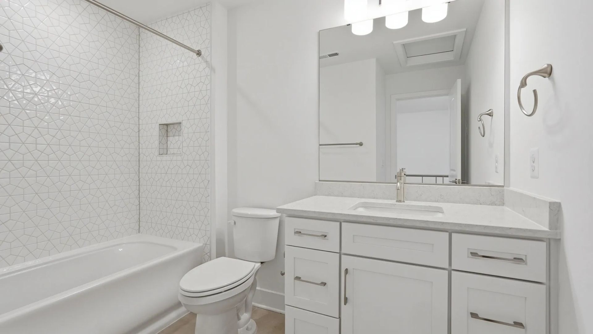 Ascend w/Loft Guest Bath