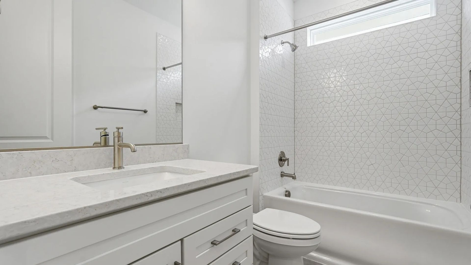Ascend w/Loft Guest Bath