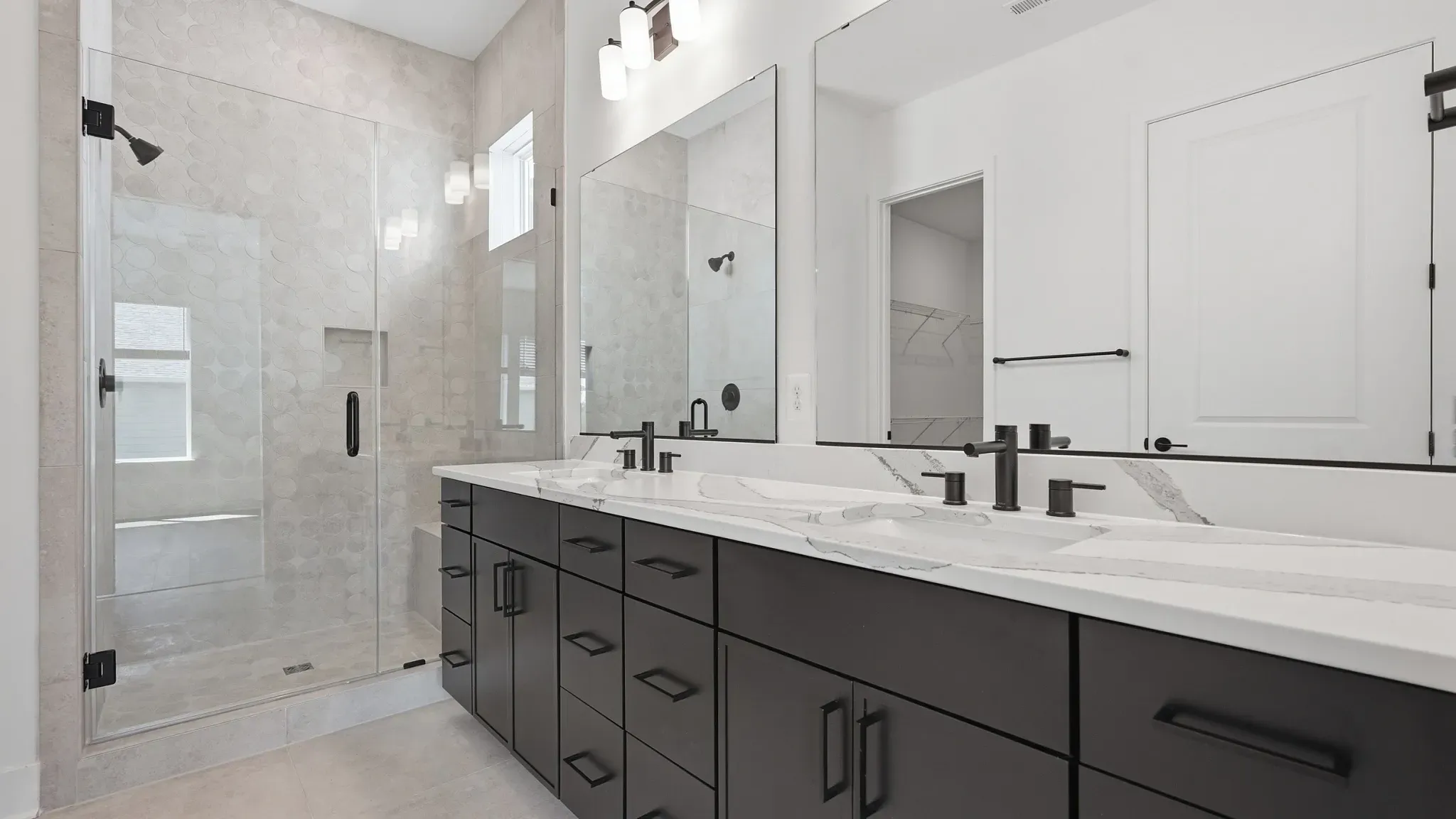 Vantage Primary Bath