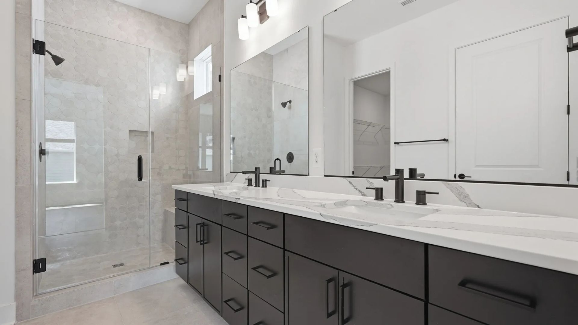 Vantage Primary Bath