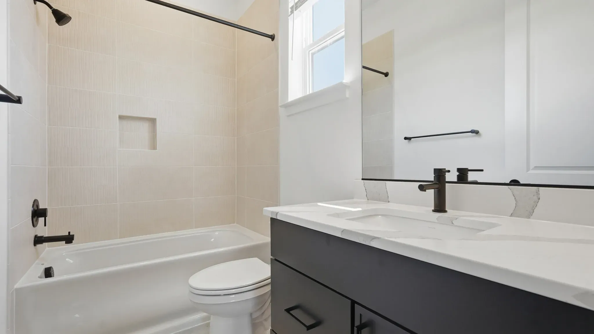 Vantage Guest Bath