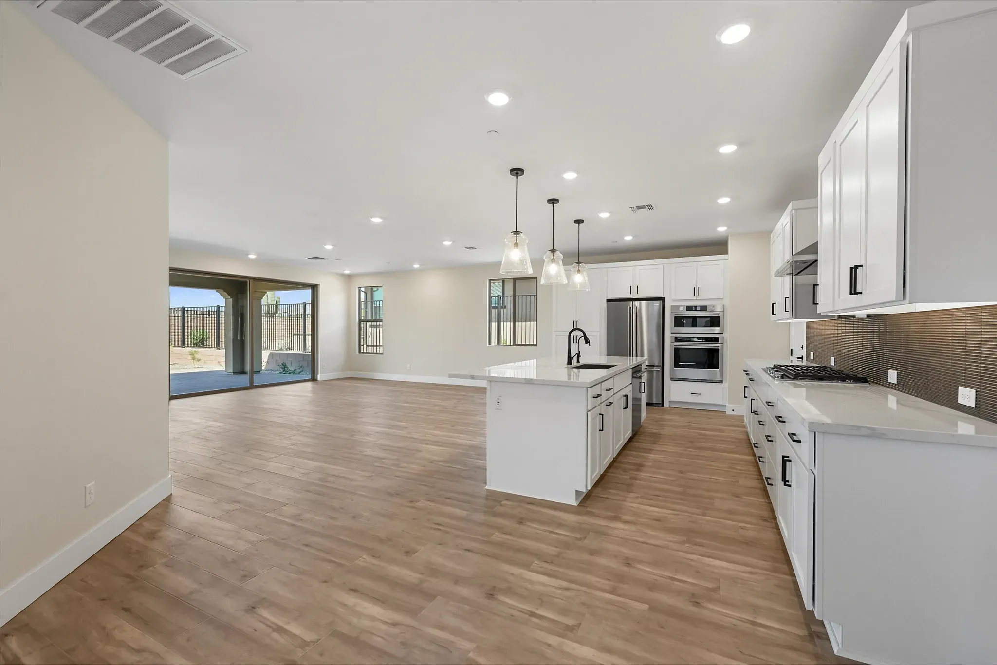Trilogy Ridgecrest Dream HS 87 Kitchen