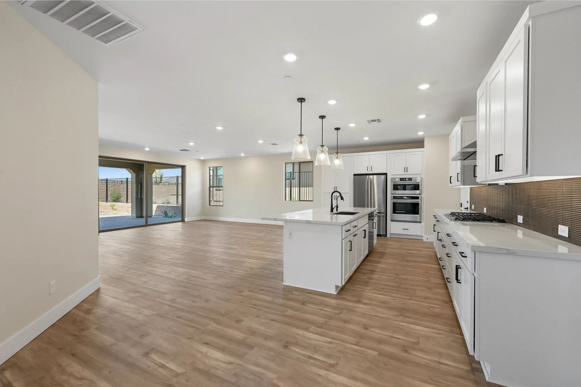 Trilogy Ridgecrest Dream HS 87 Kitchen