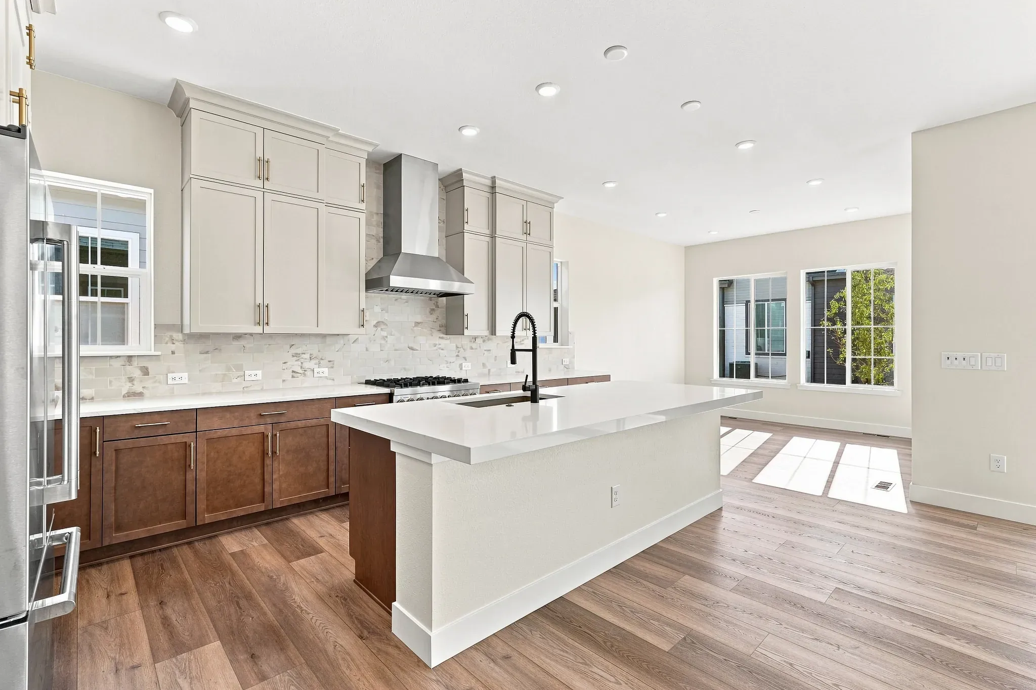 Homesite 50 Kitchen + Dining