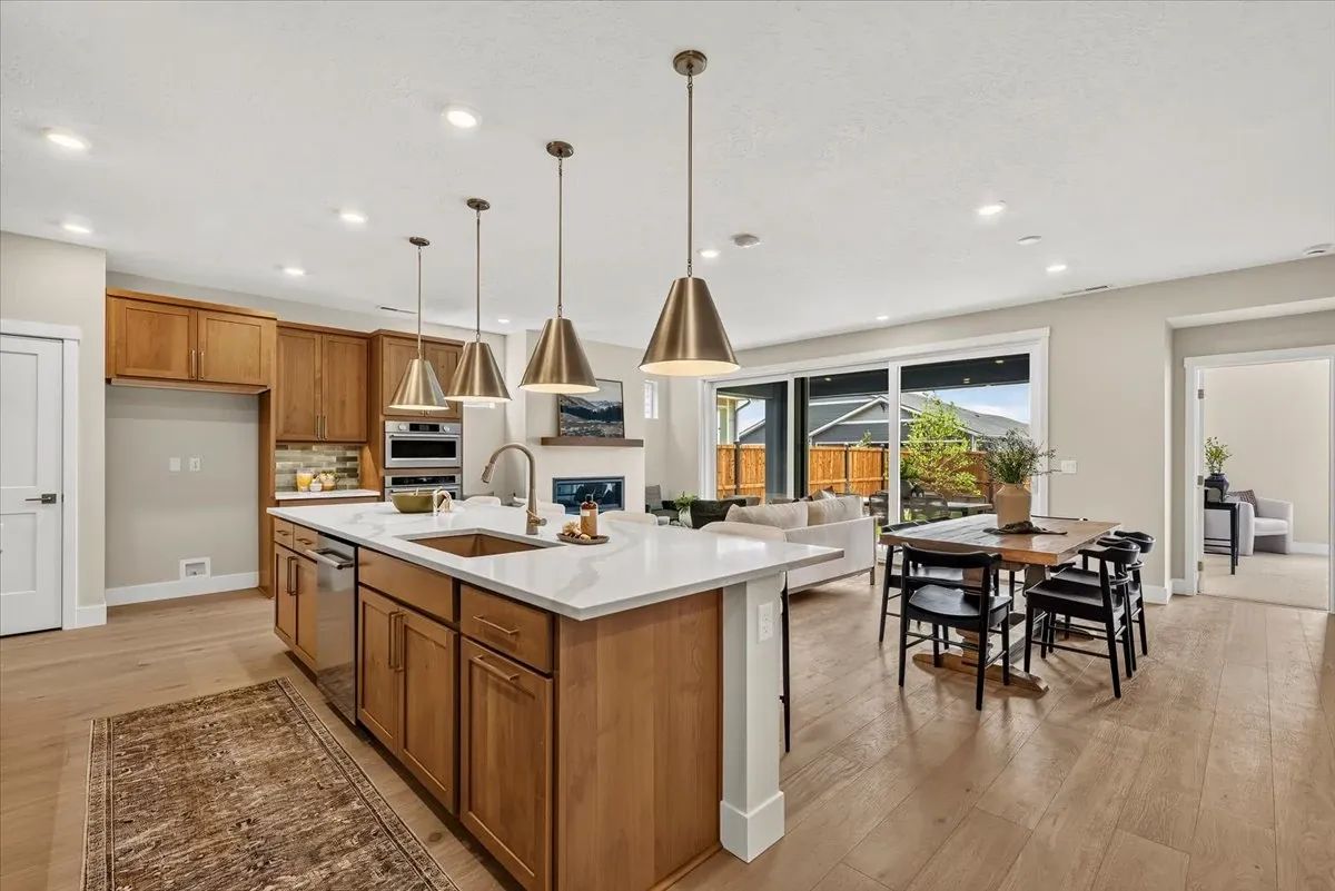 Trilogy Valor Affirm HS 502 Kitchen Dine