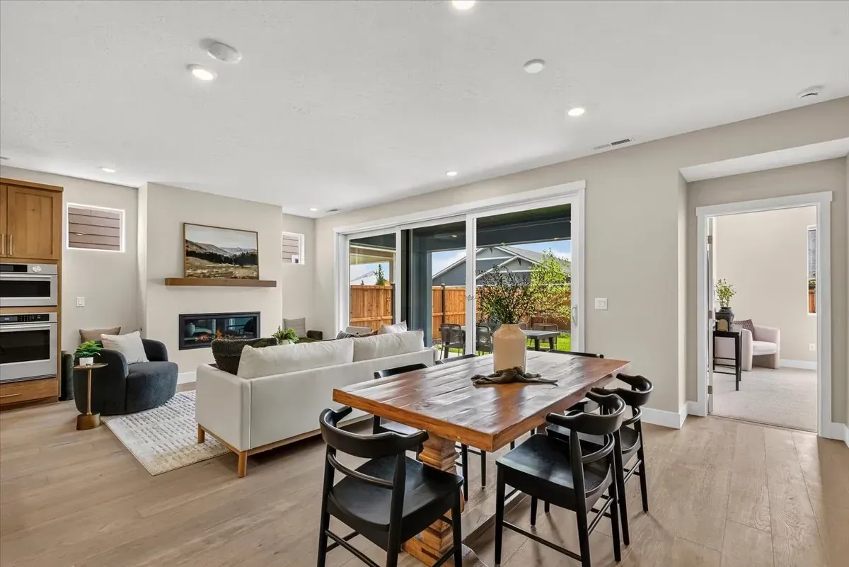Trilogy Valor Affirm HS 502 Dine Great Room