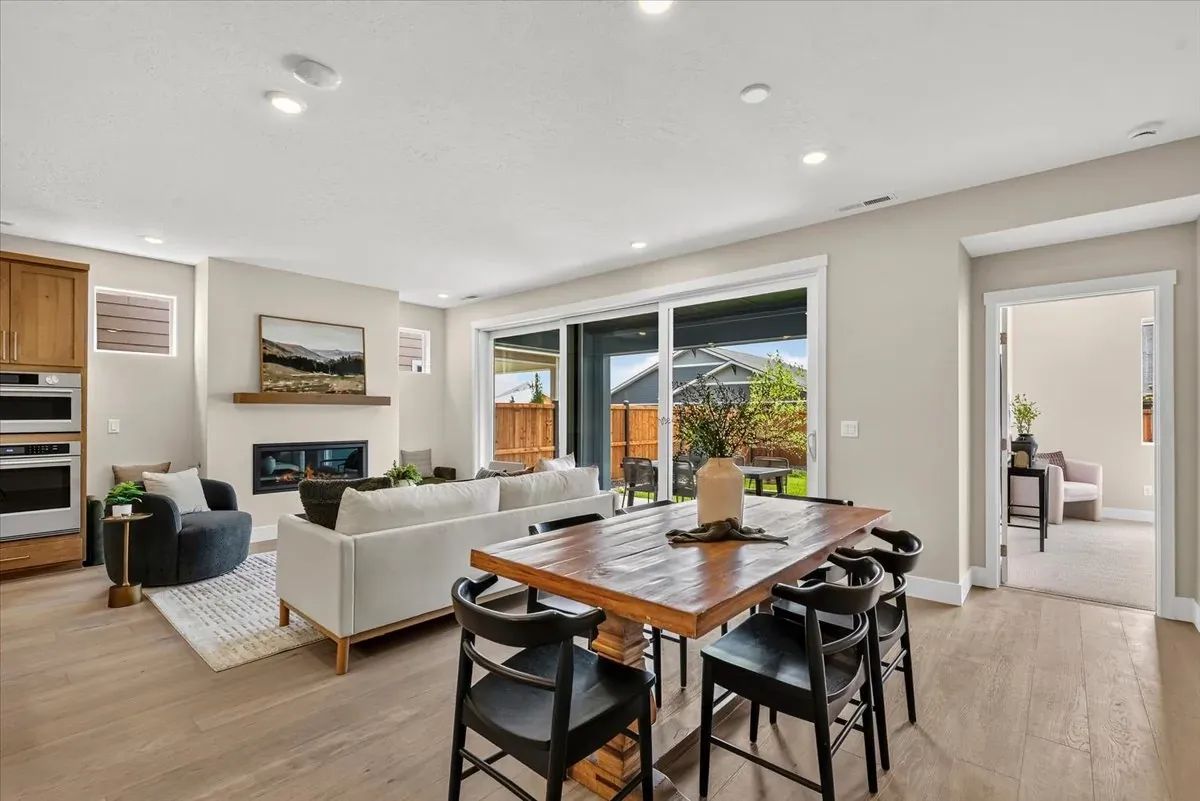 Trilogy Valor Affirm HS 502 Dine Great Room
