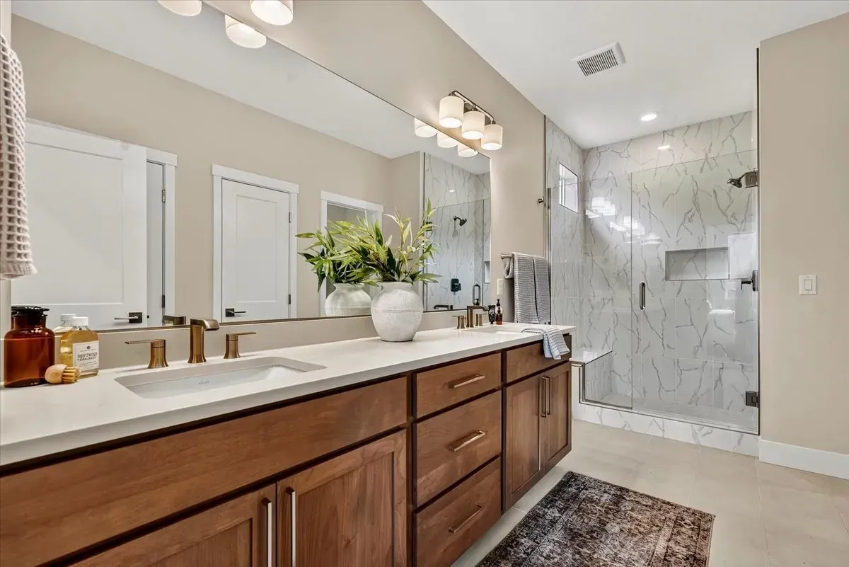Trilogy Valor Affirm HS 502 Primary Bath