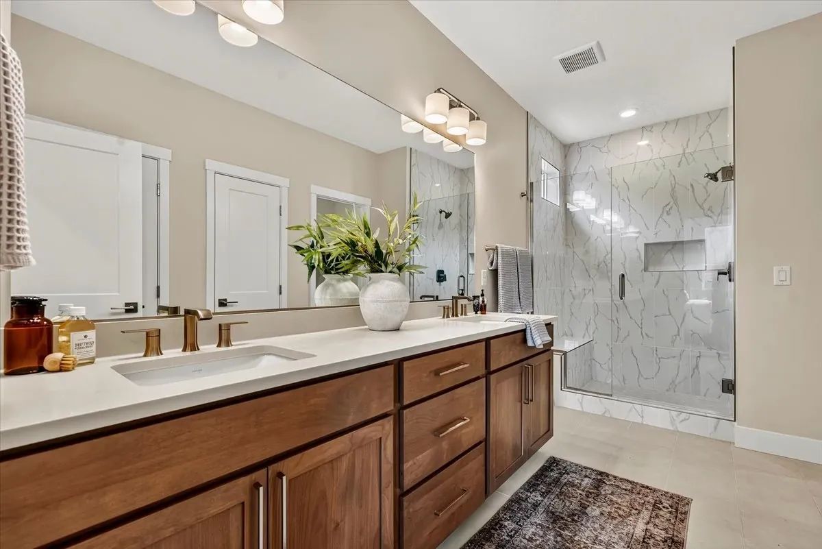 Trilogy Valor Affirm HS 502 Primary Bath