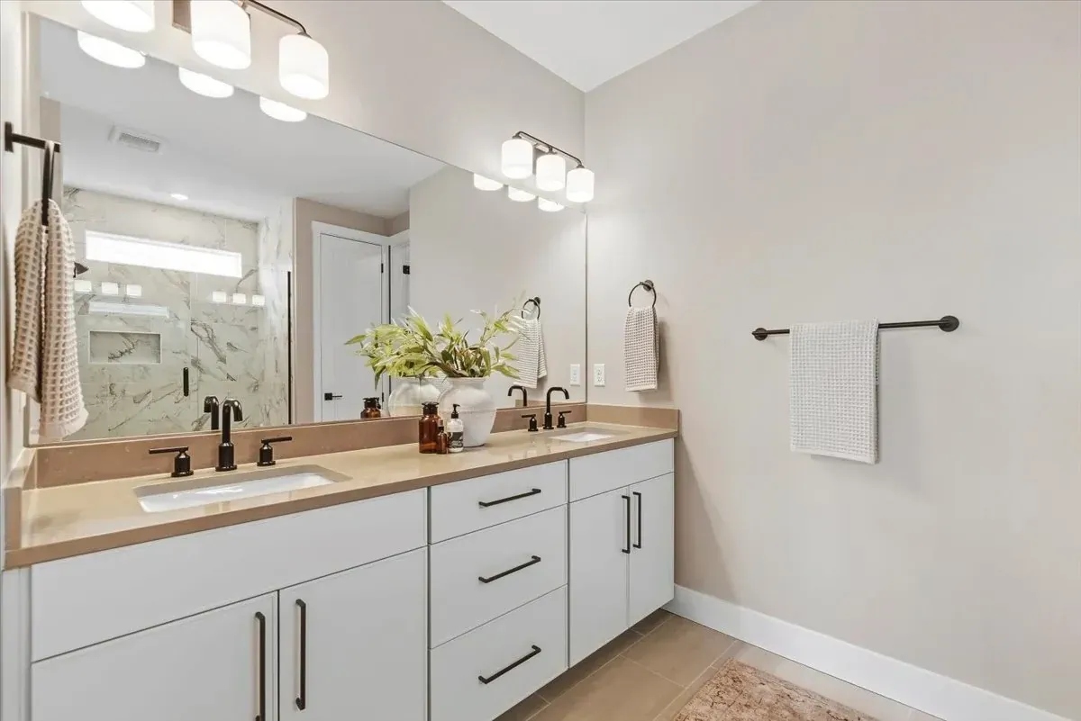 Trilogy Valor Synergy HS 537 Primary Bath