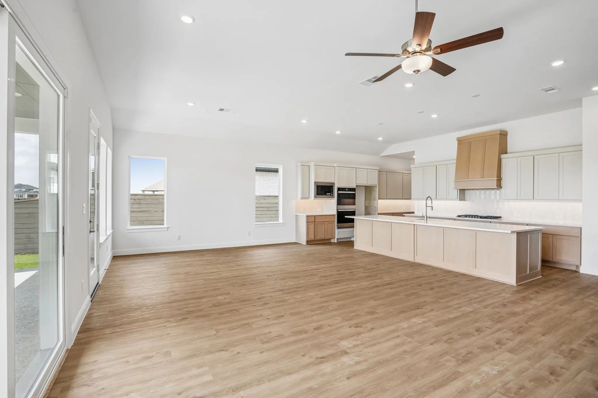 Homesite 0102 Great Room - Staged