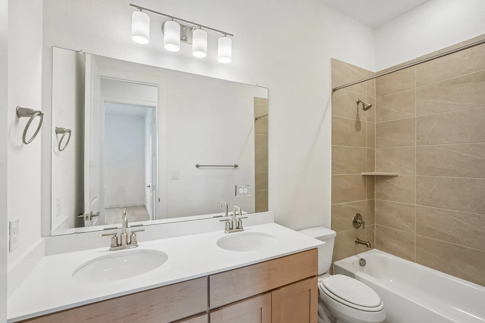 Homesite 0102 Bath 3