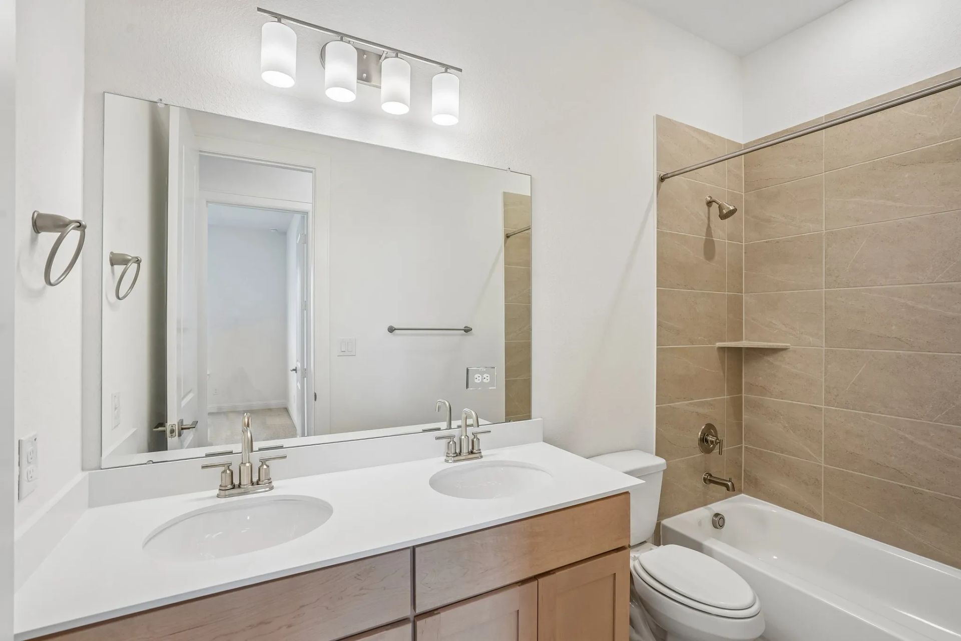 Homesite 0102 Bath 3