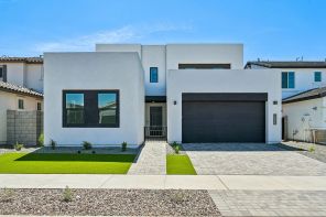 10523 E Ulysses Ave (Plan 4026)