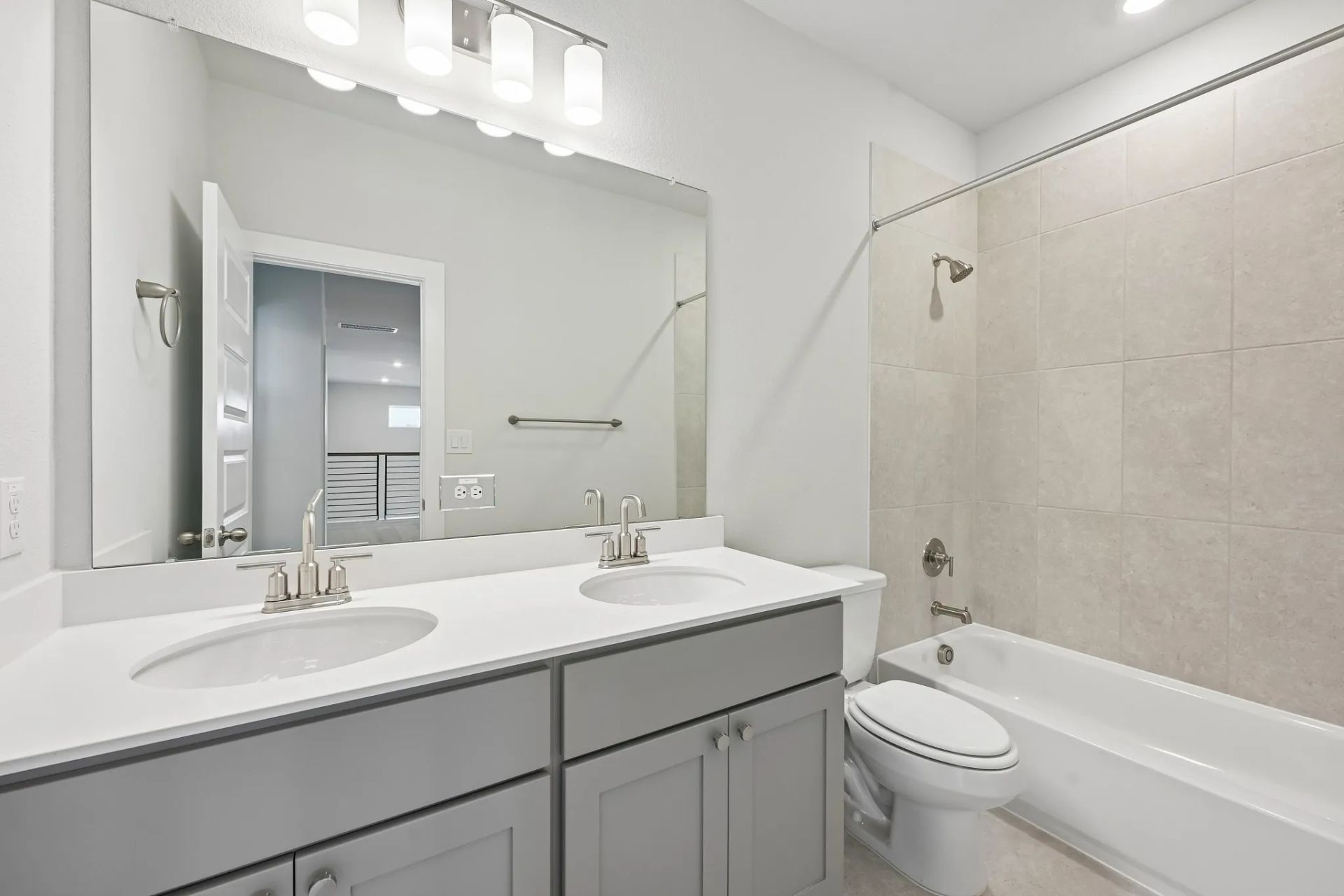 Homesite 2301 Bath 3
