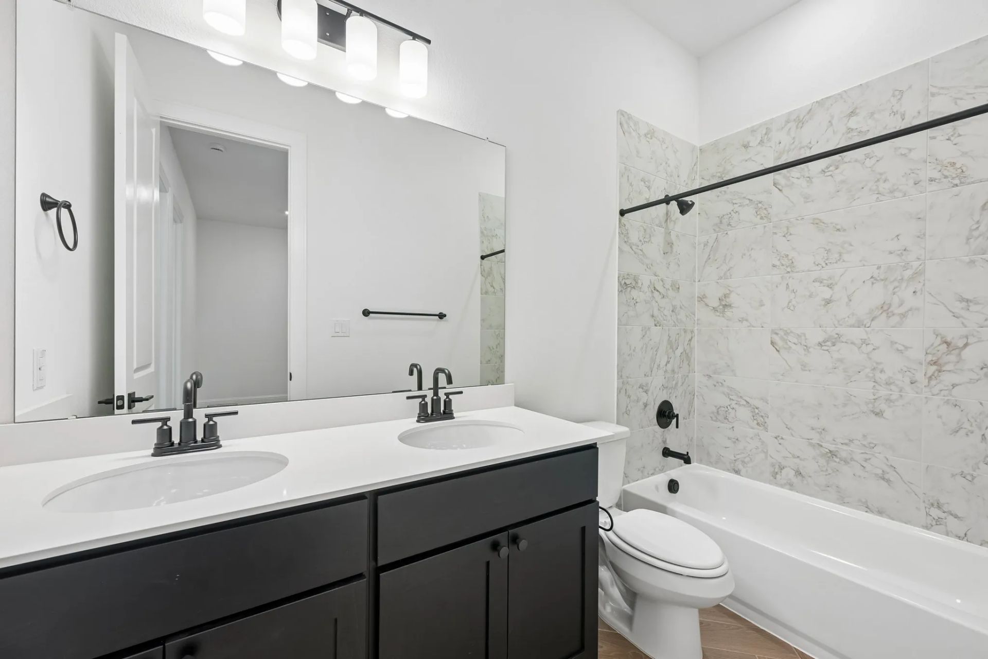Homesite 0302 Bath 3
