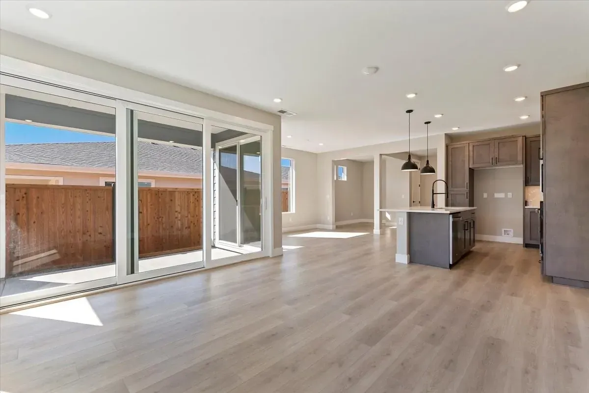Trilogy Valor Muros HS 436 Great Room Kitchen