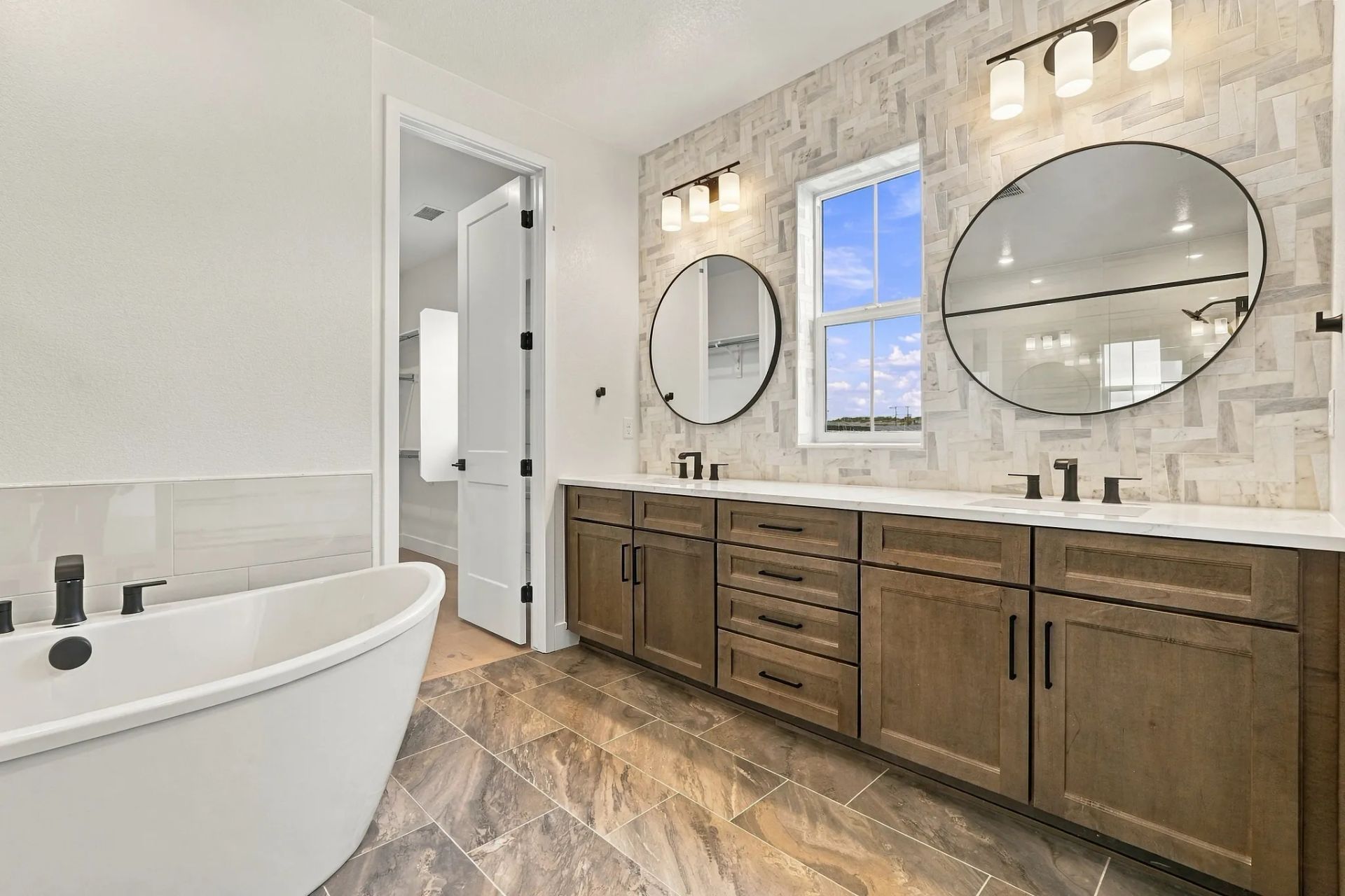 Homesite 11 Primary Bath