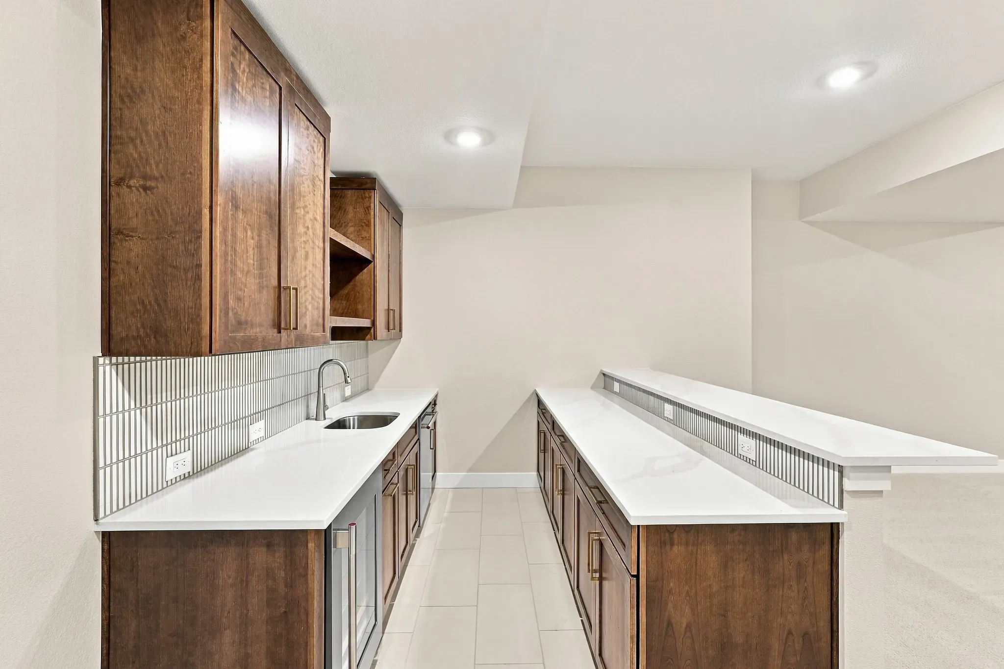 Homesite 67 Wet Bar at Finished Basement