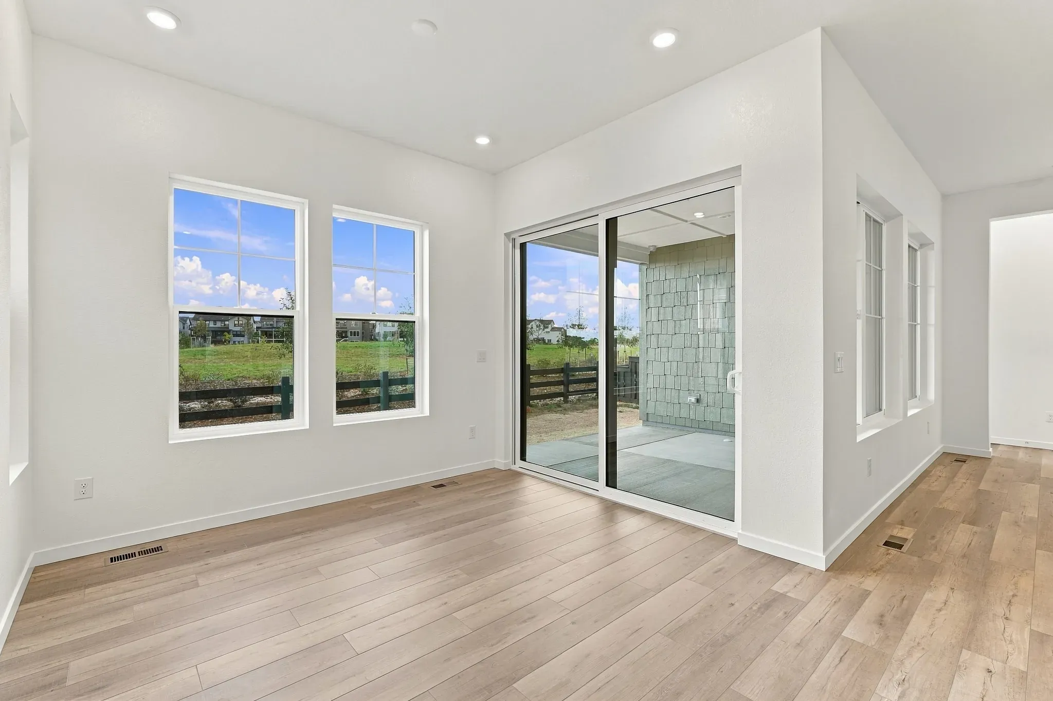 Homesite 29 Dining + Covered Patio