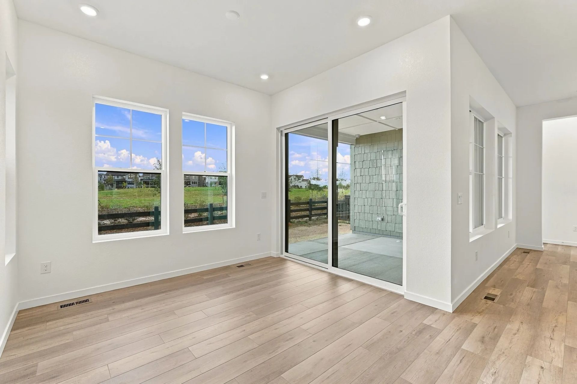 Homesite 29 Dining + Covered Patio