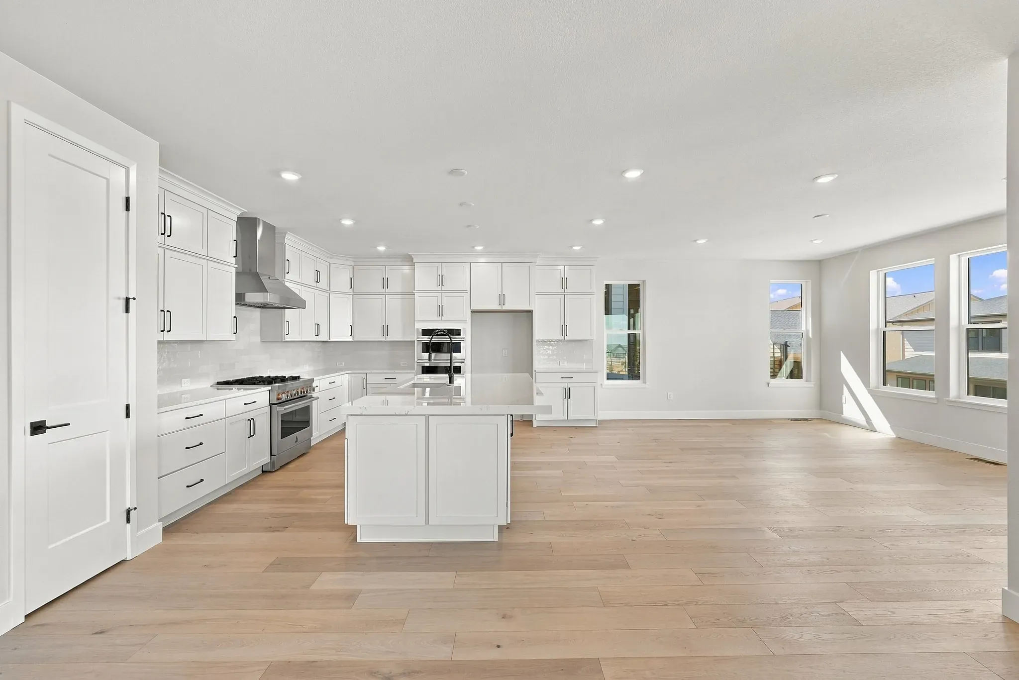 Homesite 247 Kitchen + Dining