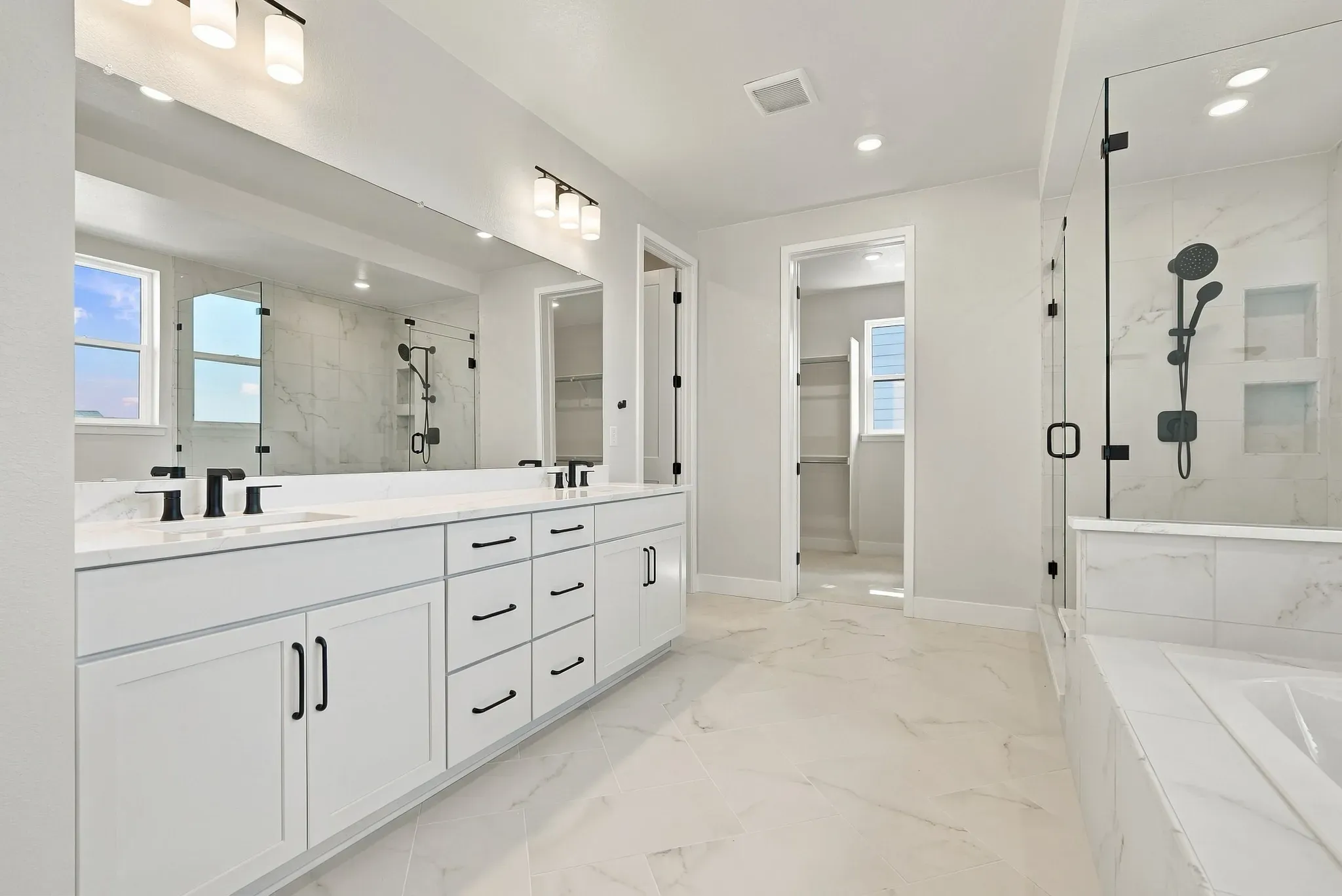 Homesite 247 Primary Bath