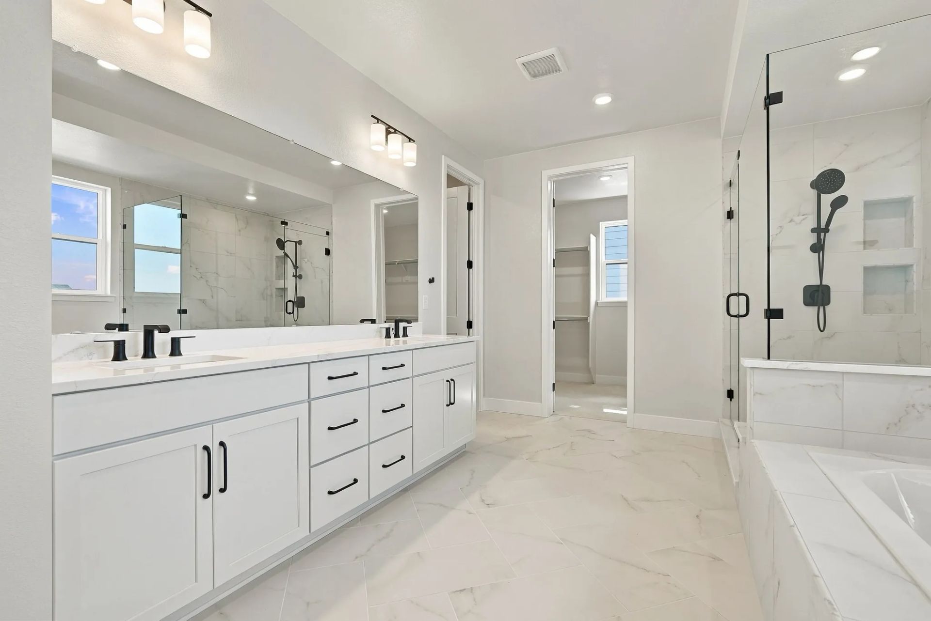 Homesite 247 Primary Bath