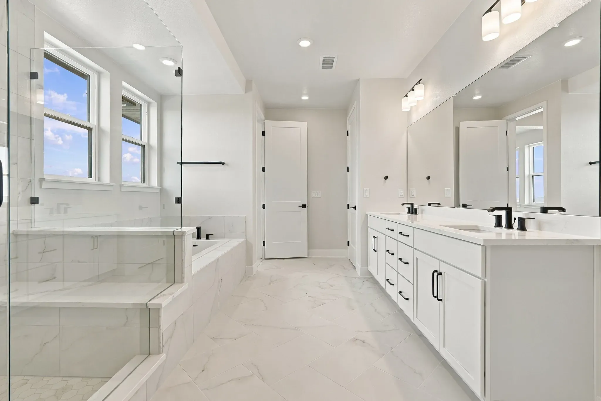 Homesite 247 Primary Bath