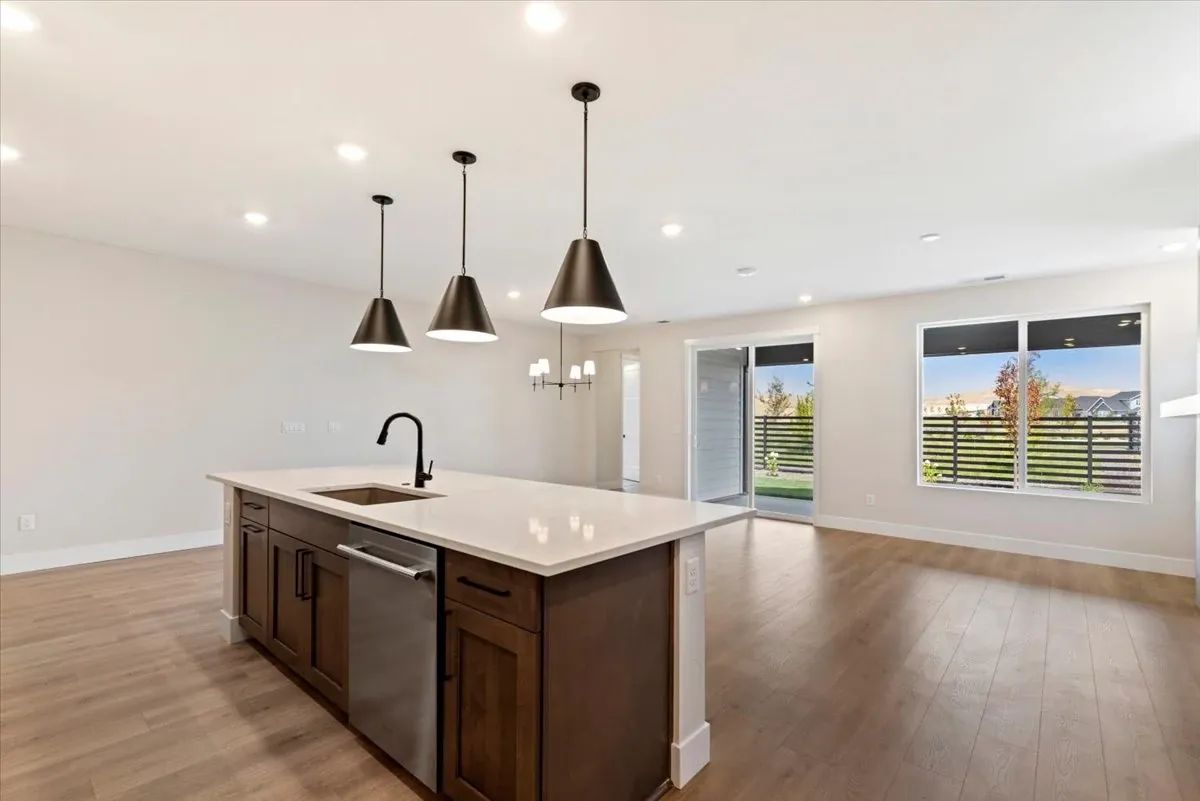 Valnova Affirm HS 1110 Kitchen Great Room