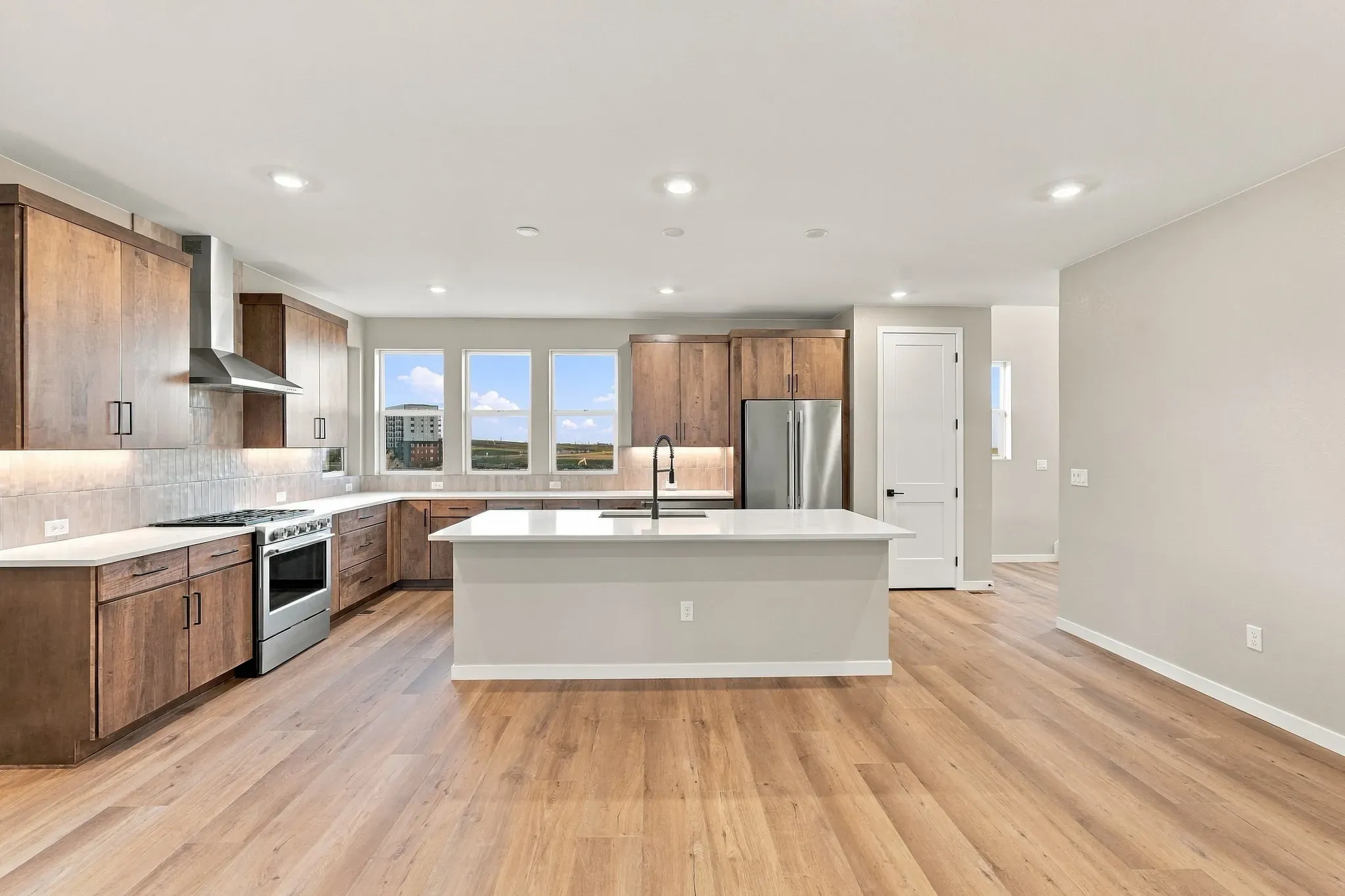 Homesite 346 Dining + Kitchen