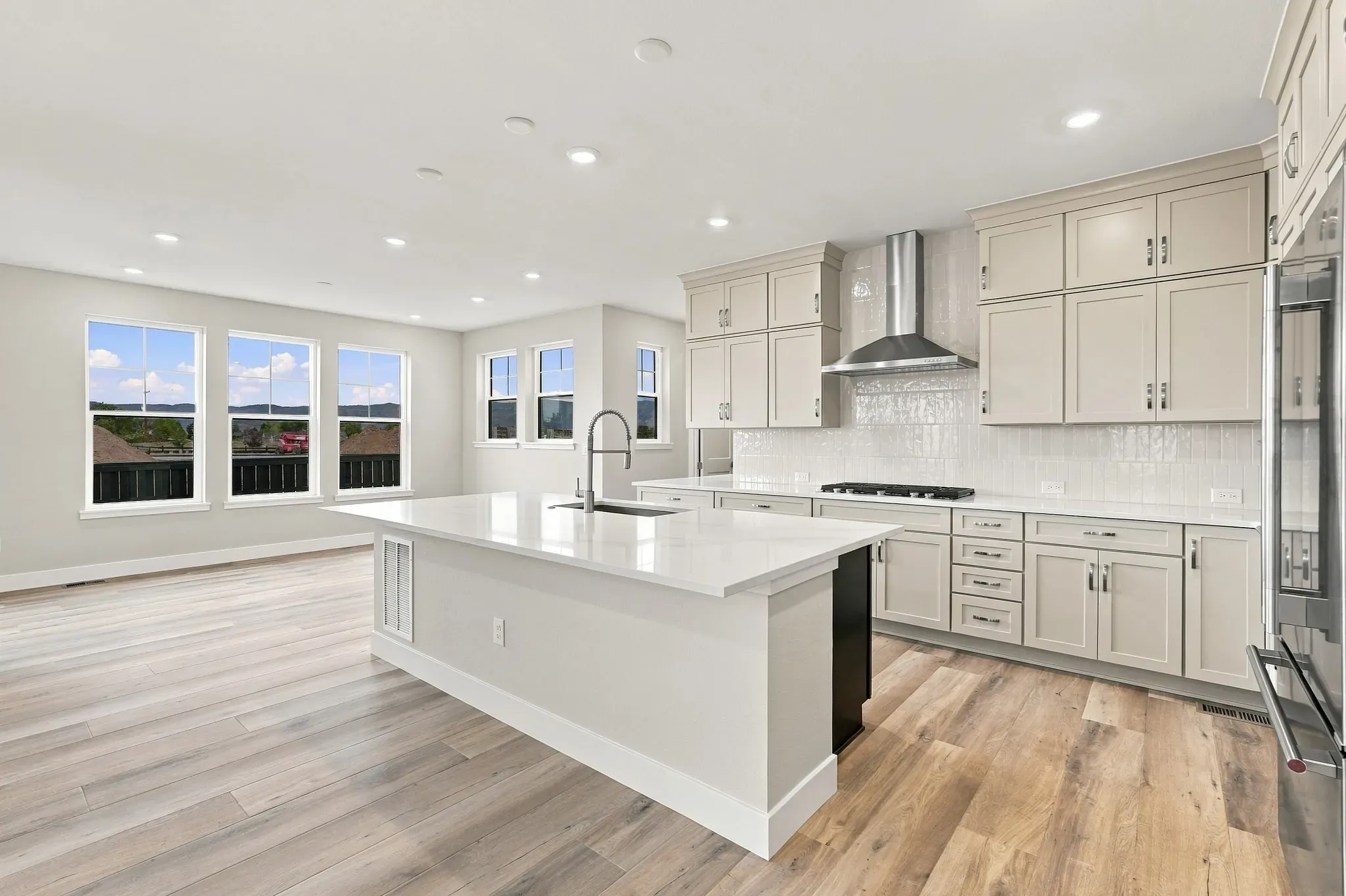 Homesite 269 Kitchen + Dining