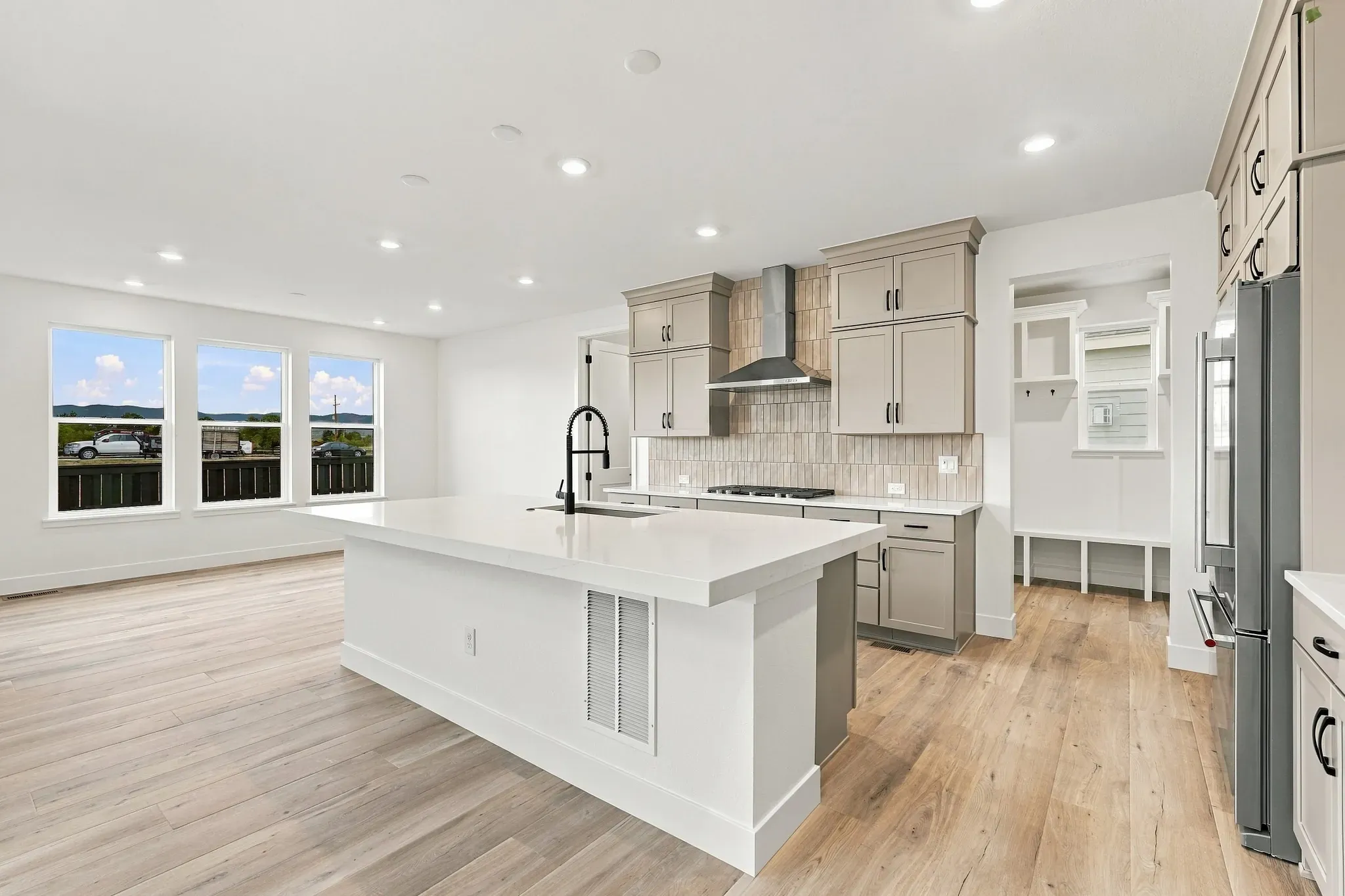 Homesite 270 Kitchen + Dining
