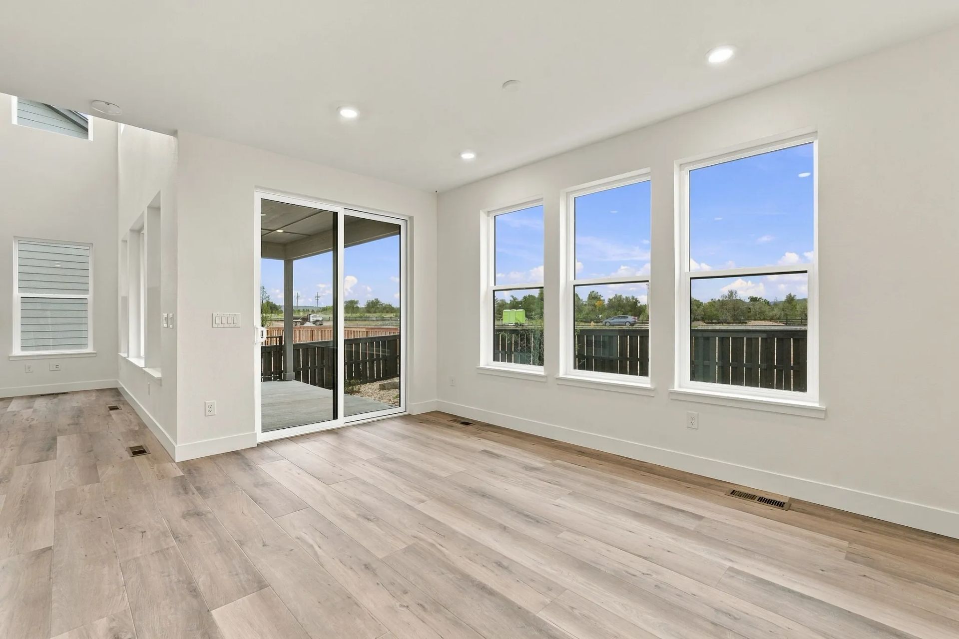 Homesite 270 Dining