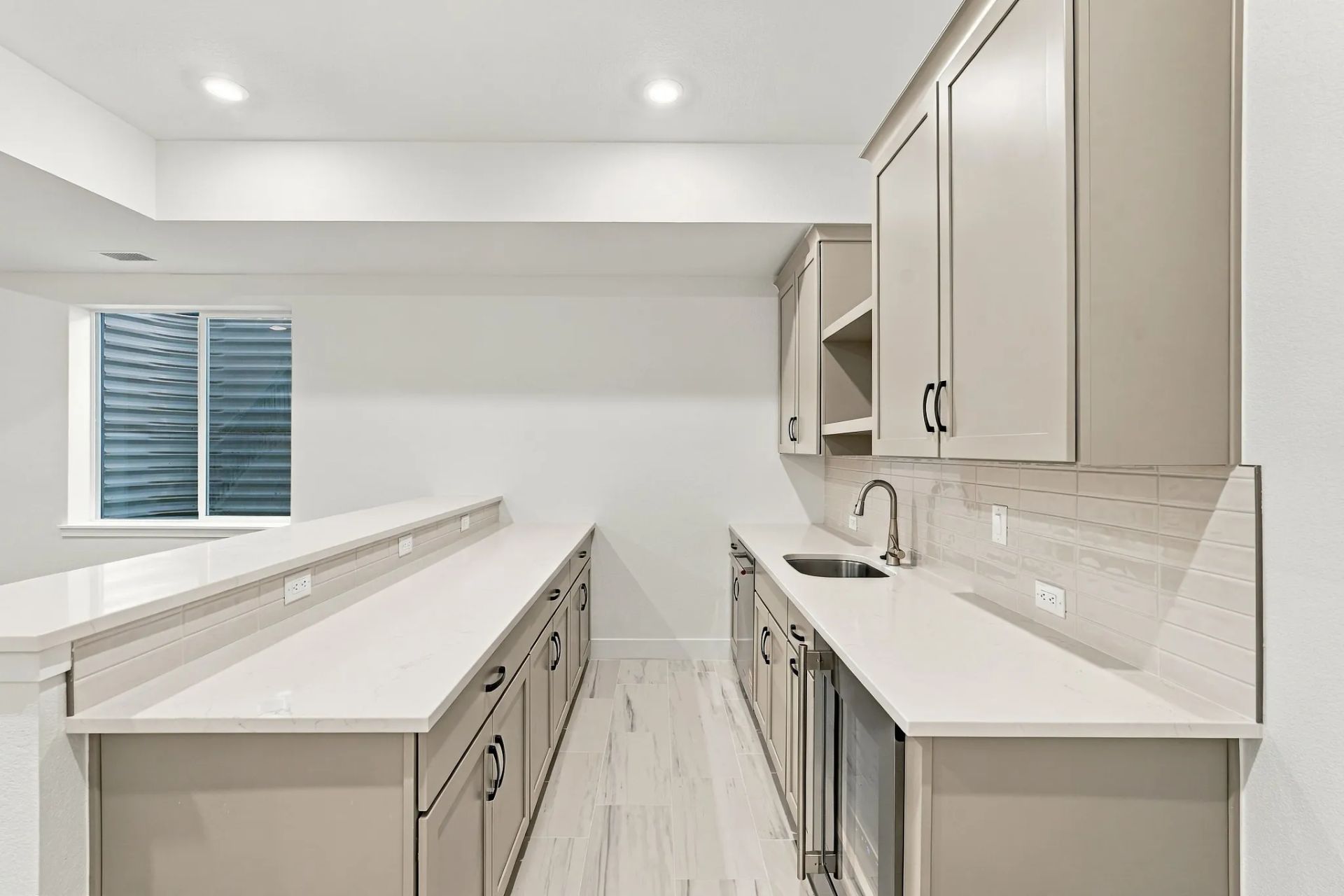 Homesite 270 Wet Bar at Finished Basement