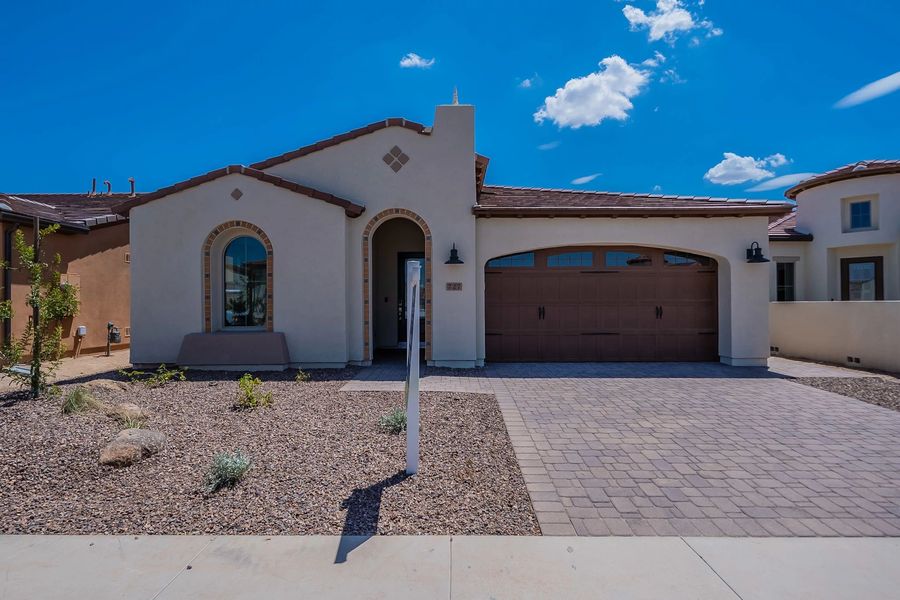 727 E Citrus Hollow Way. Queen Creek, AZ 85140