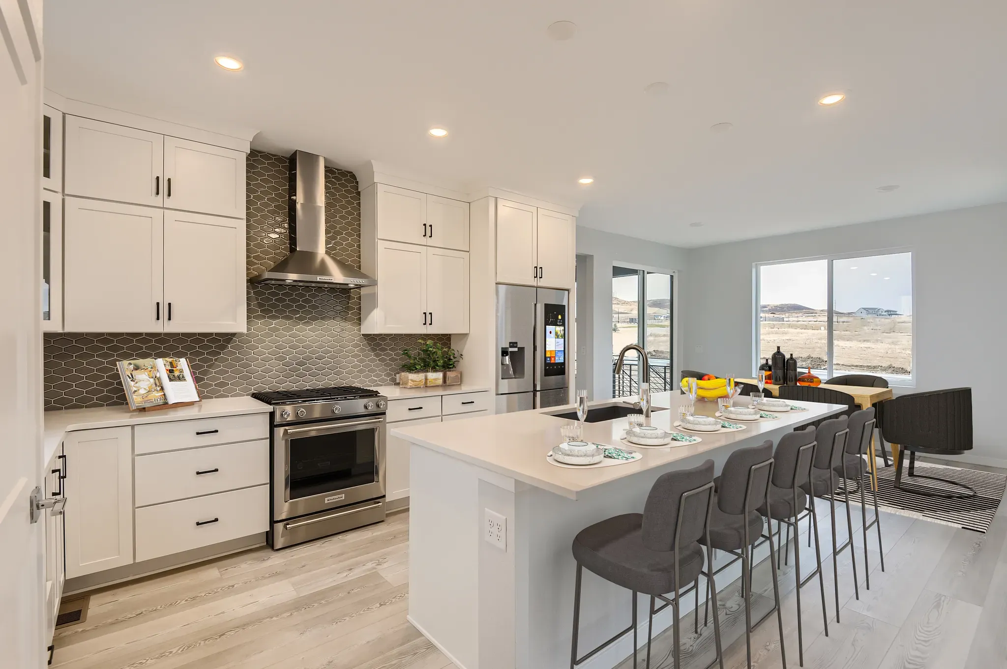 Roxy Kitchen + Dining - Virtually Staged