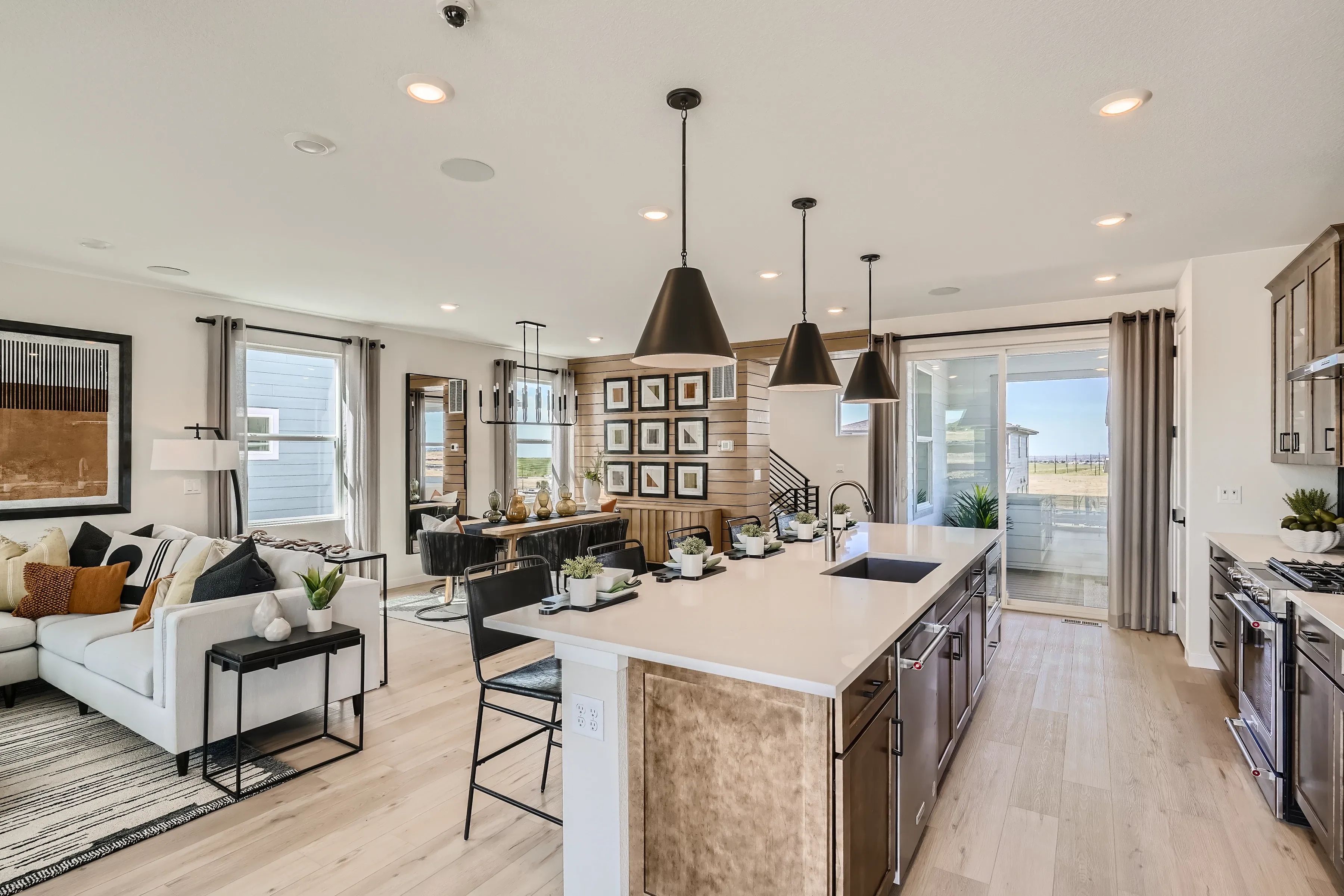 Lola Model Kitchen + Dining